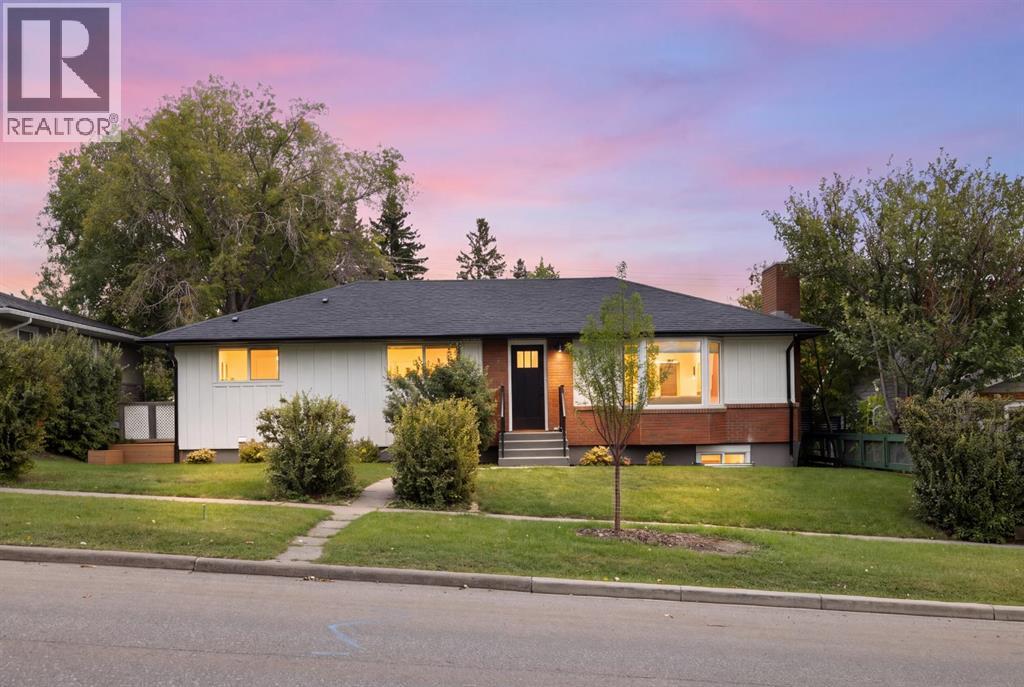 4112 19 Street Nw, Calgary, Alberta T2L 2B6 - Photo 1 - A2334776