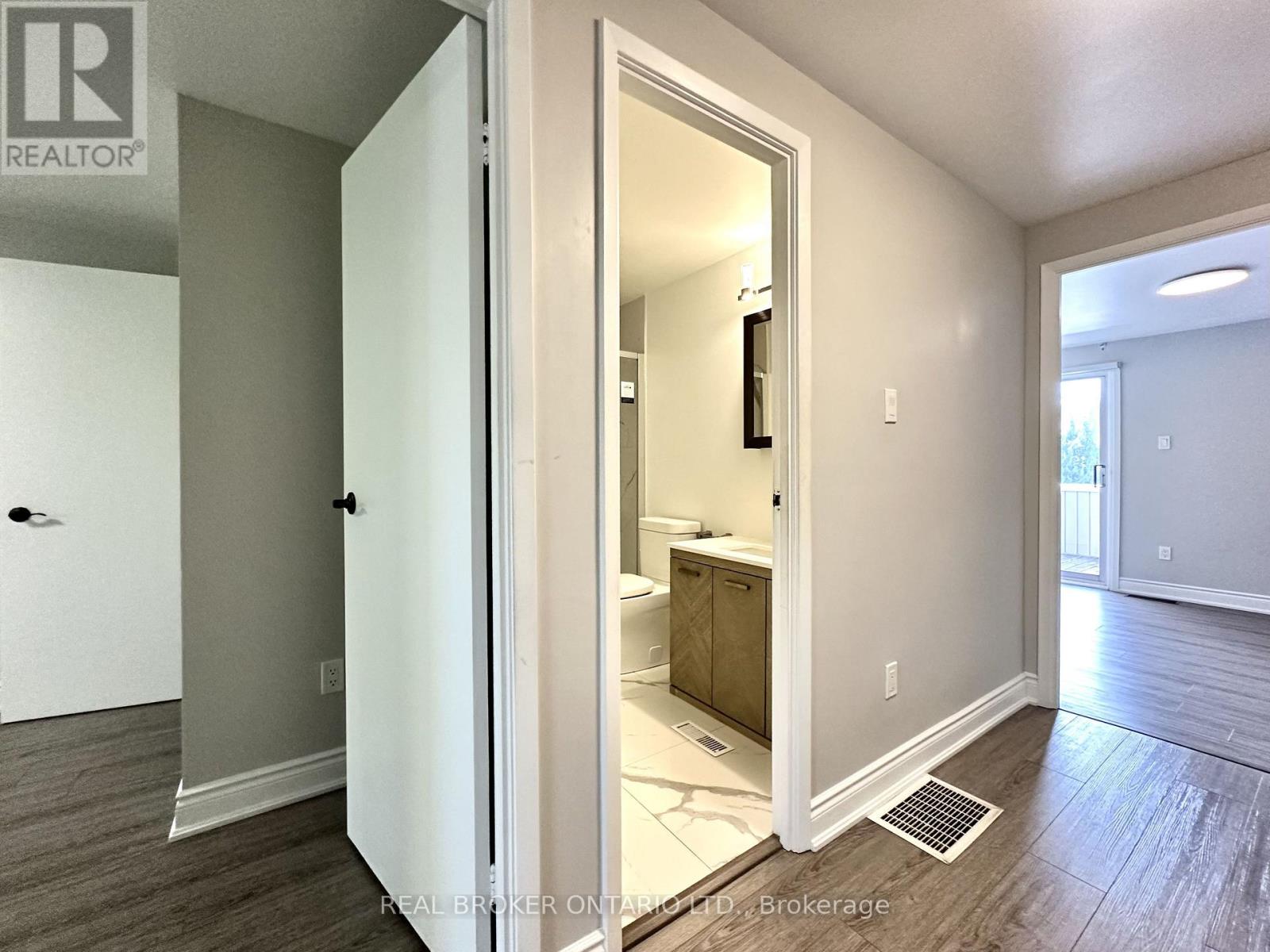 8 - 1485 Gulleden Drive, Mississauga, Ontario  L4X 2T2 - Photo 34 - W13683788
