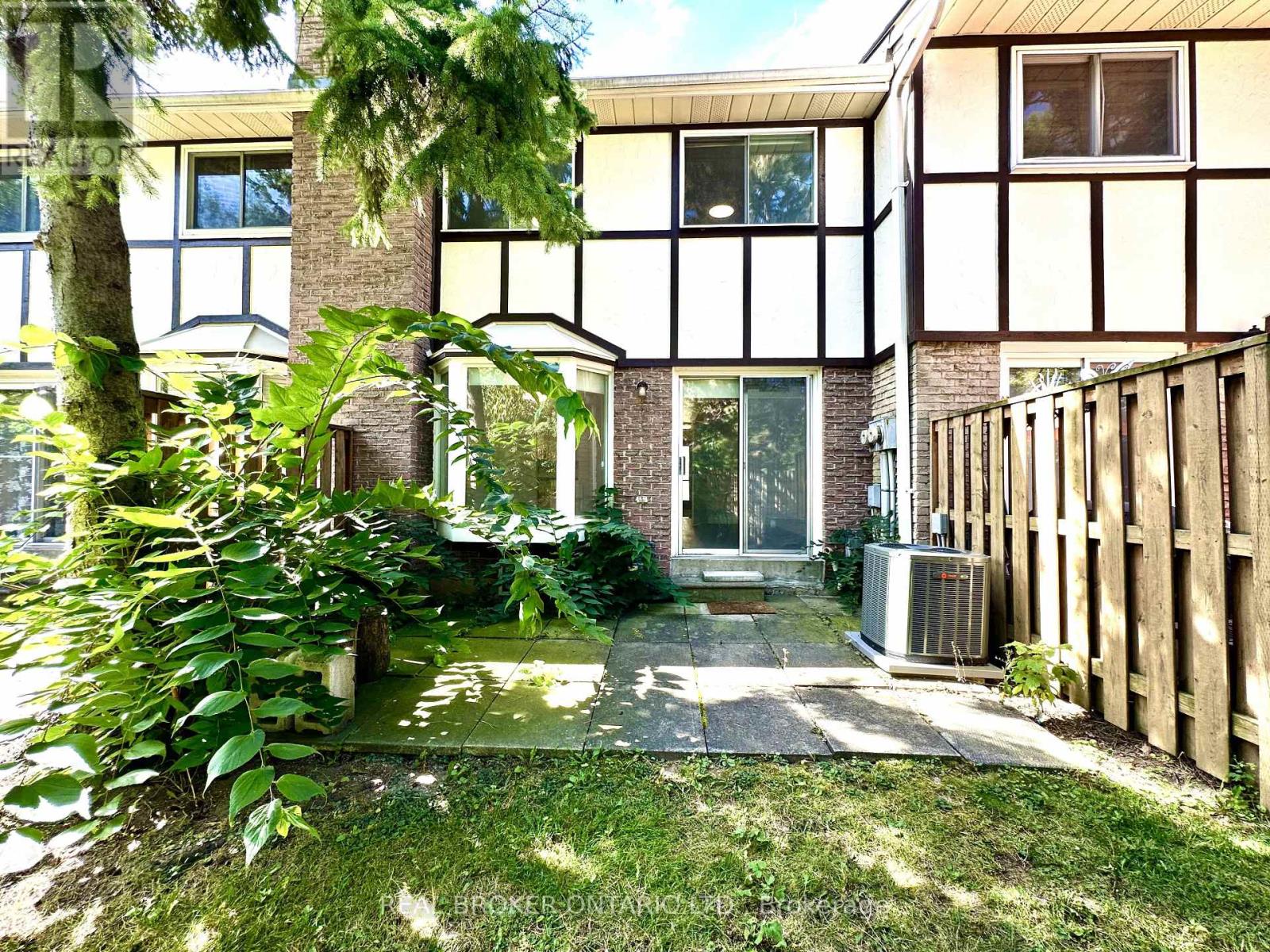 8 - 1485 Gulleden Drive, Mississauga, Ontario  L4X 2T2 - Photo 43 - W13683788