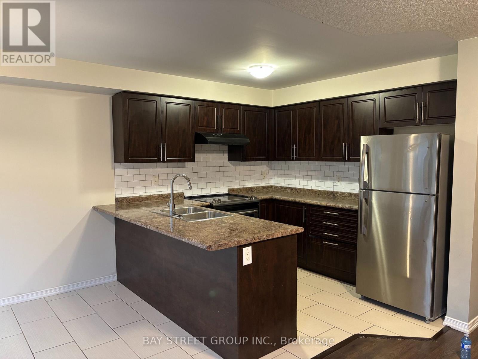 8088 Blue Ash Lane, Niagara Falls, Ontario  L2H 2Y6 - Photo 6 - X13602866