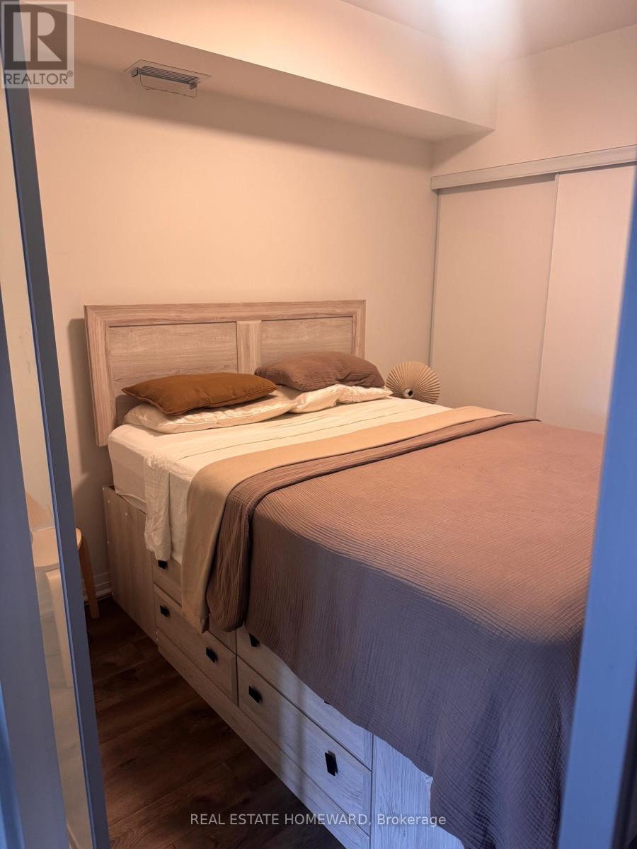 210 - 1630 Queen Street, Toronto, Ontario  M4L 0B3 - Photo 9 - E13751222