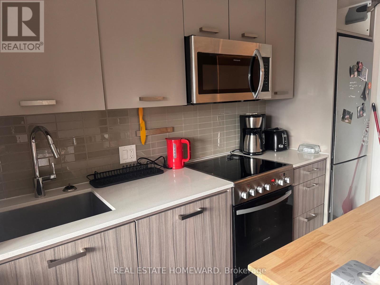 210 - 1630 Queen Street, Toronto, Ontario  M4L 0B3 - Photo 6 - E13751222