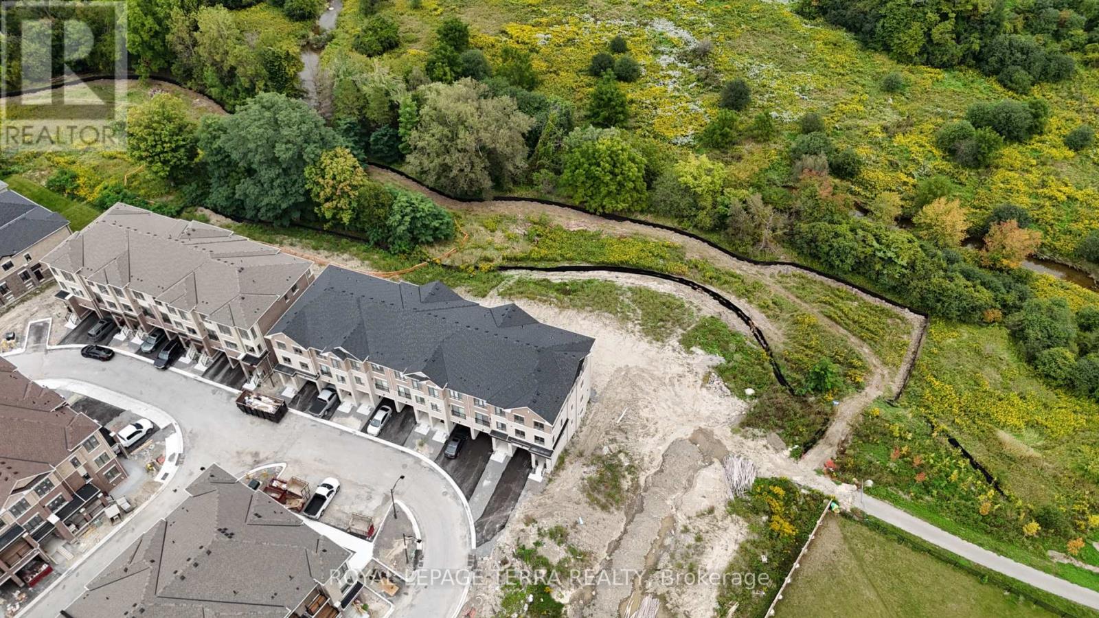 51 UPPER PARADISE WAY, Whitby, Ontario