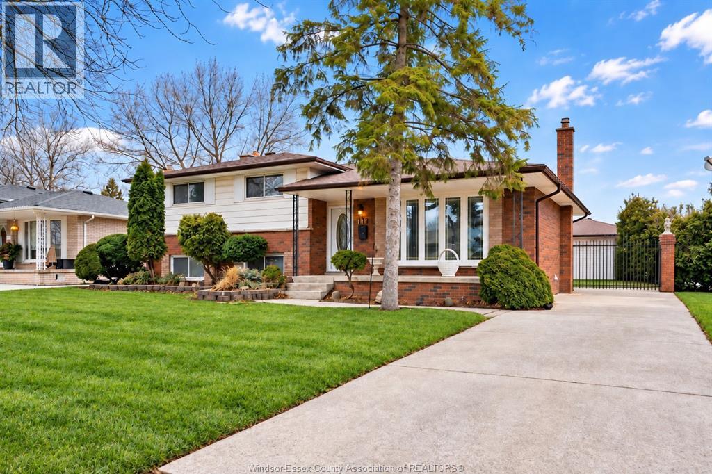 1116 SUMACH CRESCENT, Windsor, Ontario