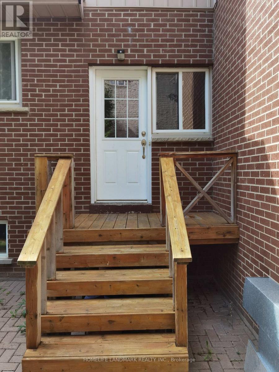 109 BROOKSIDE ROAD S, Richmond Hill, Ontario