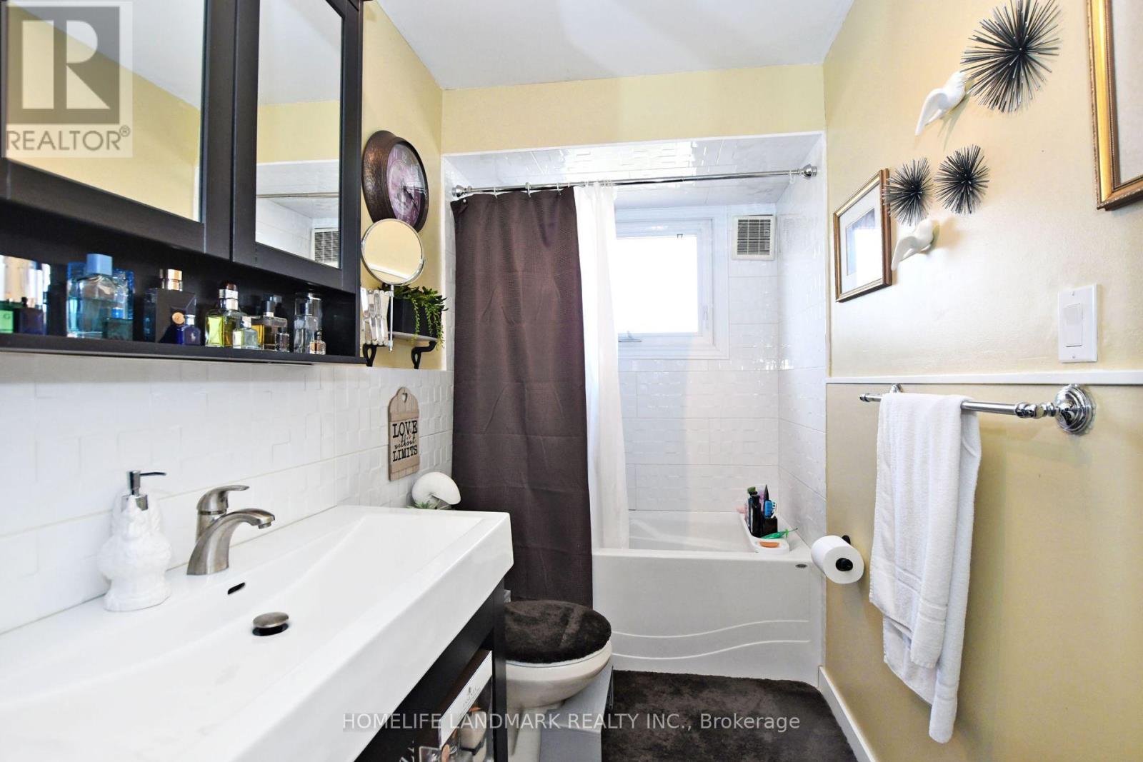 109 Brookside Road S, Richmond Hill, Ontario  L4C 0J6 - Photo 12 - N13778188