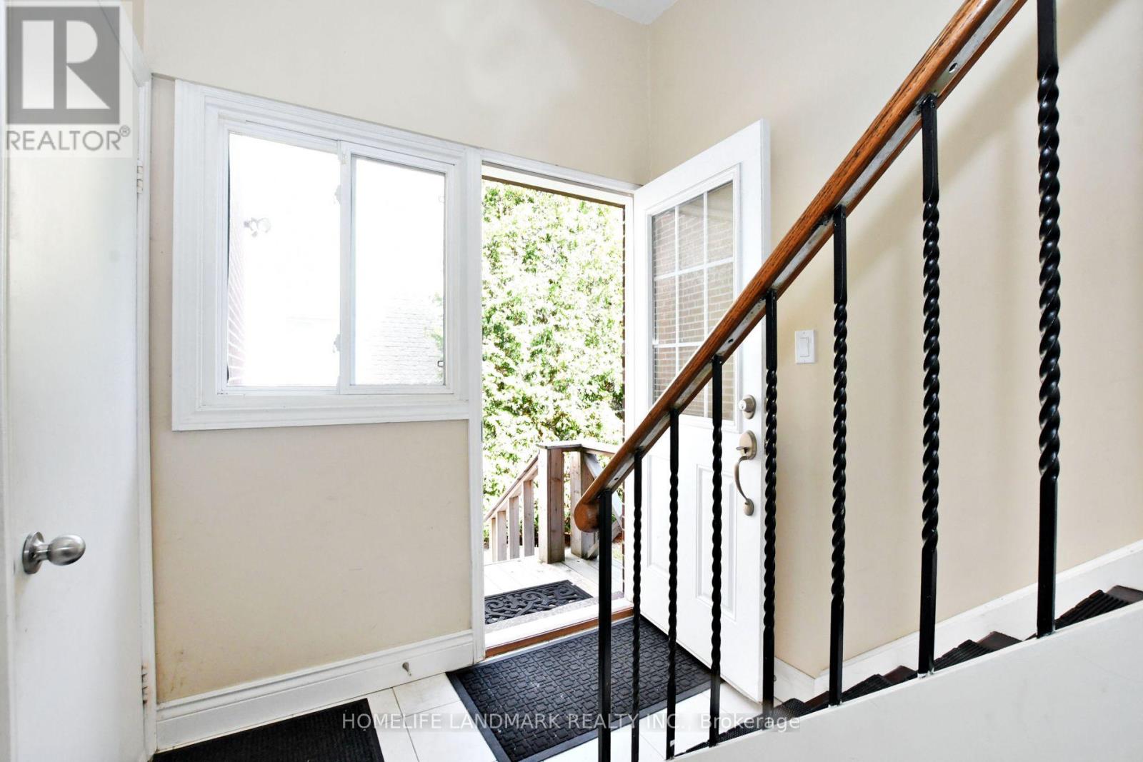 109 Brookside Road S, Richmond Hill, Ontario  L4C 0J6 - Photo 2 - N13778188