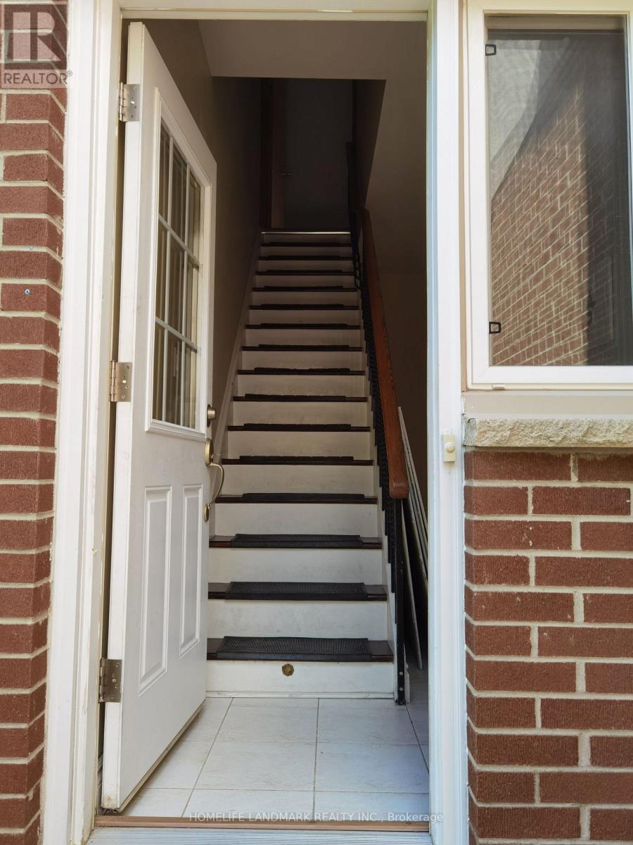 109 Brookside Road S, Richmond Hill, Ontario  L4C 0J6 - Photo 3 - N13778188