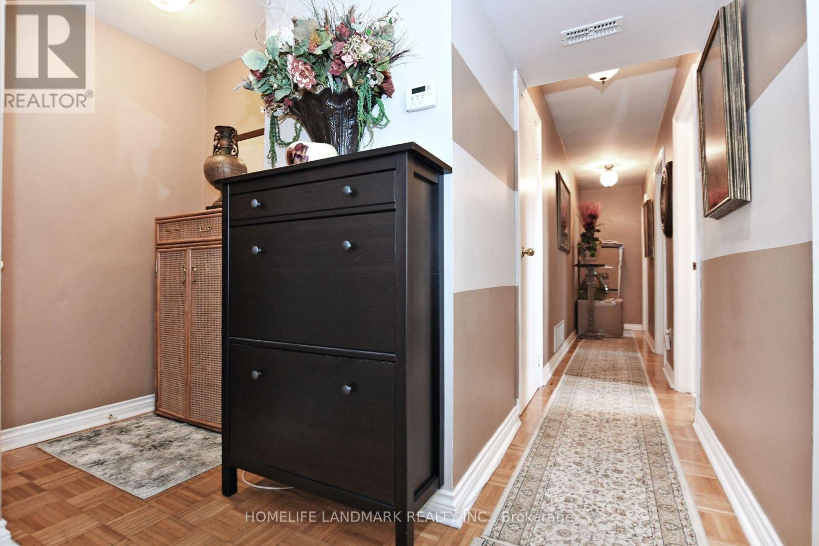 109 Brookside Road S, Richmond Hill, Ontario  L4C 0J6 - Photo 4 - N13778188