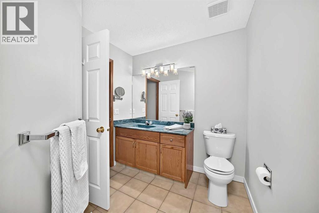 1412 Costello Boulevard Sw, Calgary, Alberta  T3H 3G9 - Photo 22 - A2344172