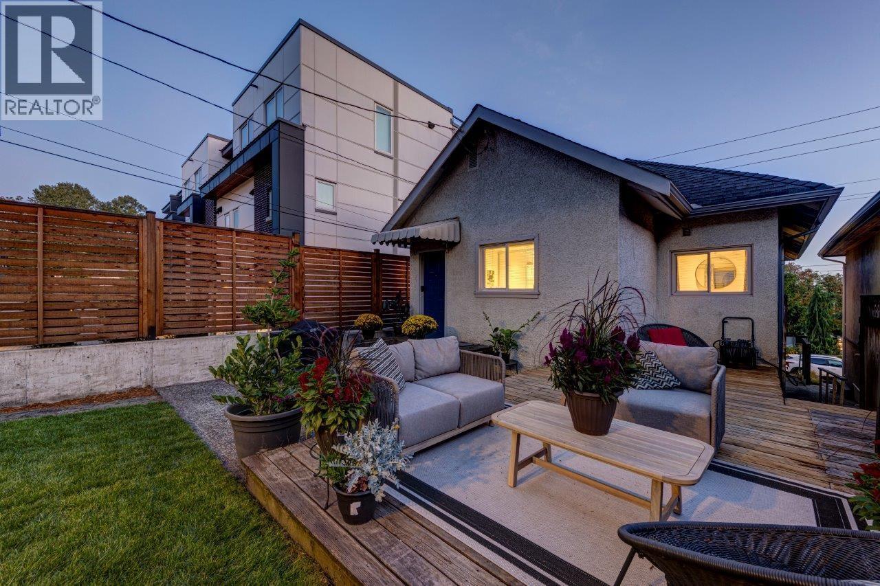 744 E 3RD STREET, north vancouver, British Columbia