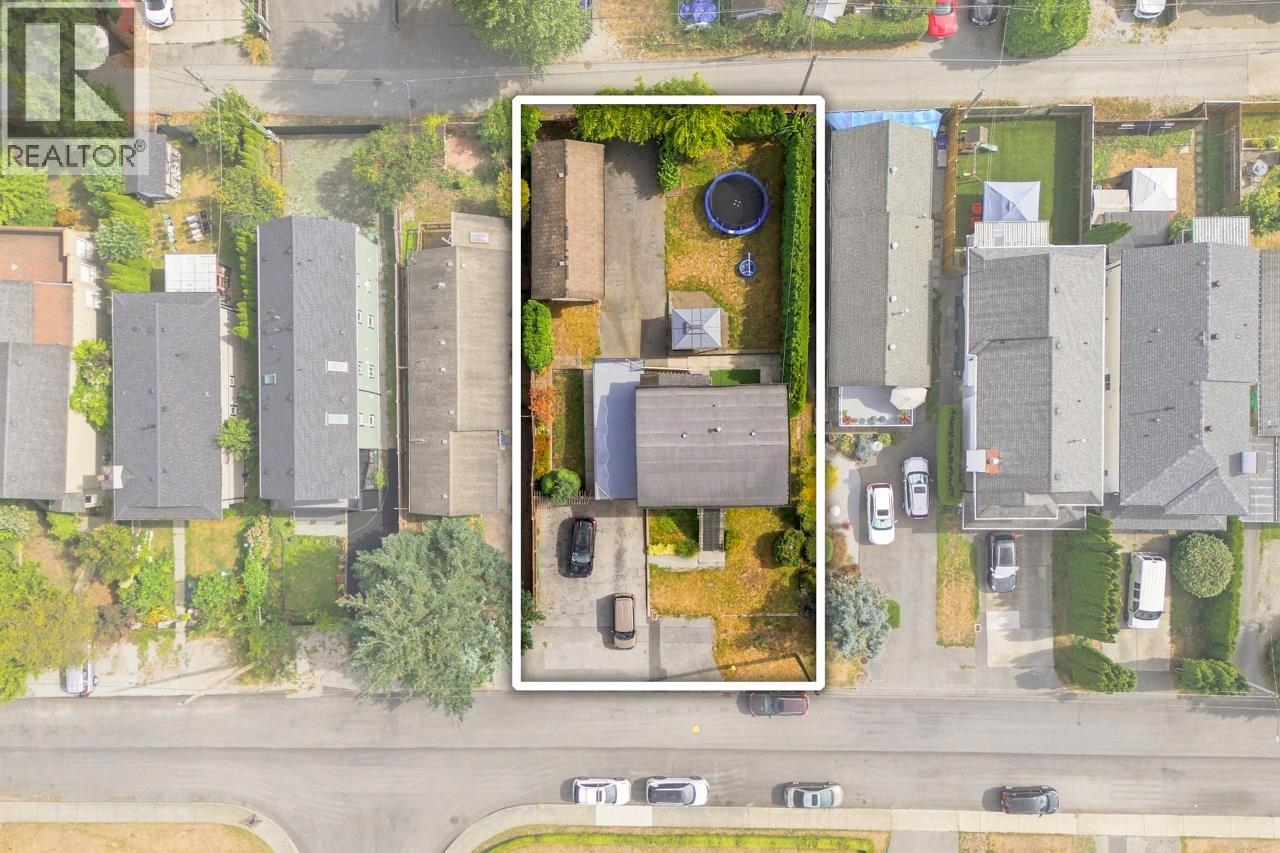 817 Greene Street, Coquitlam, British Columbia  V3C 2B9 - Photo 2 - R3164792