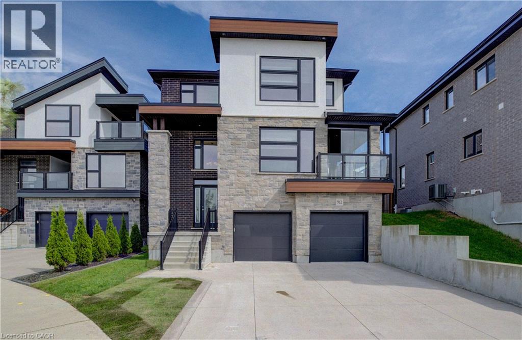 912 Blair Creek Court, Kitchener, Ontario  N2P 0J1 - Photo 3 - 40862921