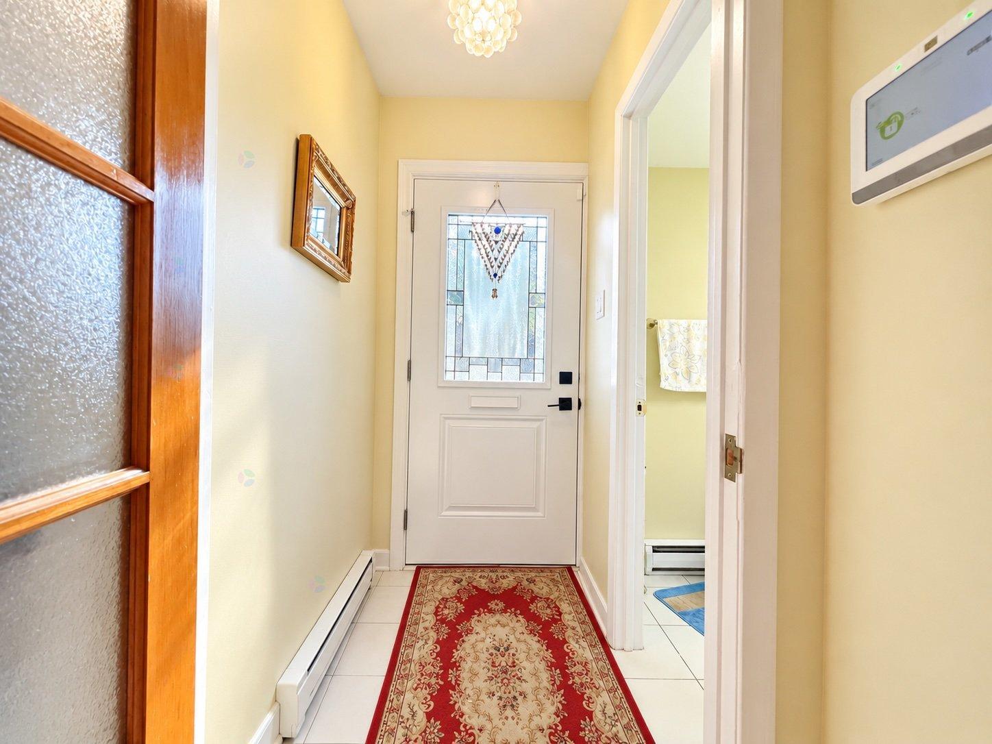 183 Rue Andras Dollard-des-Ormeaux Quebec Canada H9B1R7 3