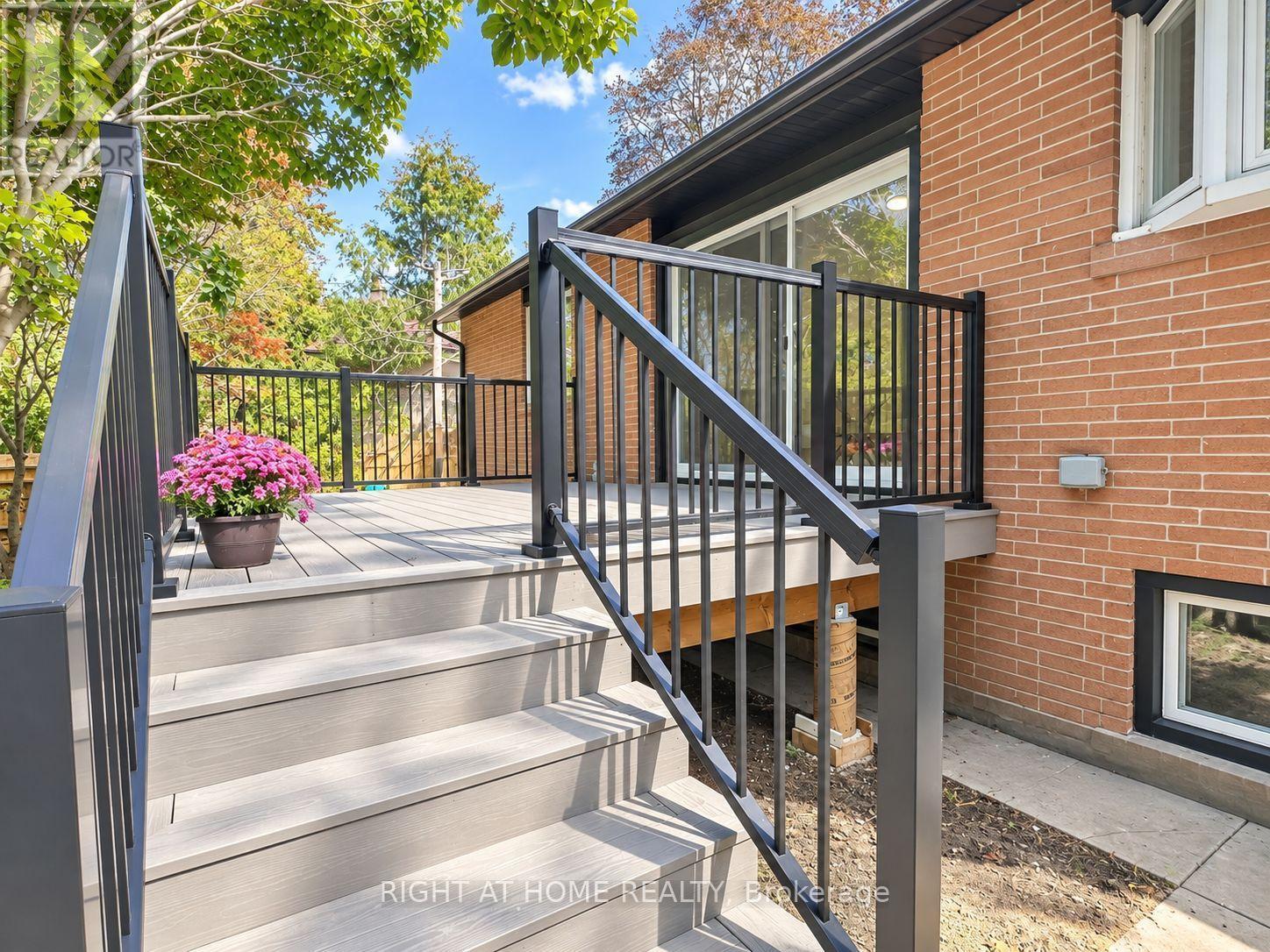 16 Ptarmigan Crescent, Toronto, Ontario  M3A 1W3 - Photo 24 - C13778226