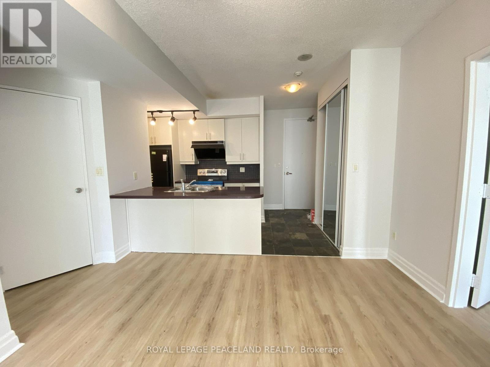 703 - 70 Alexander Street, Toronto, Ontario  M4Y 1B4 - Photo 3 - C13778248