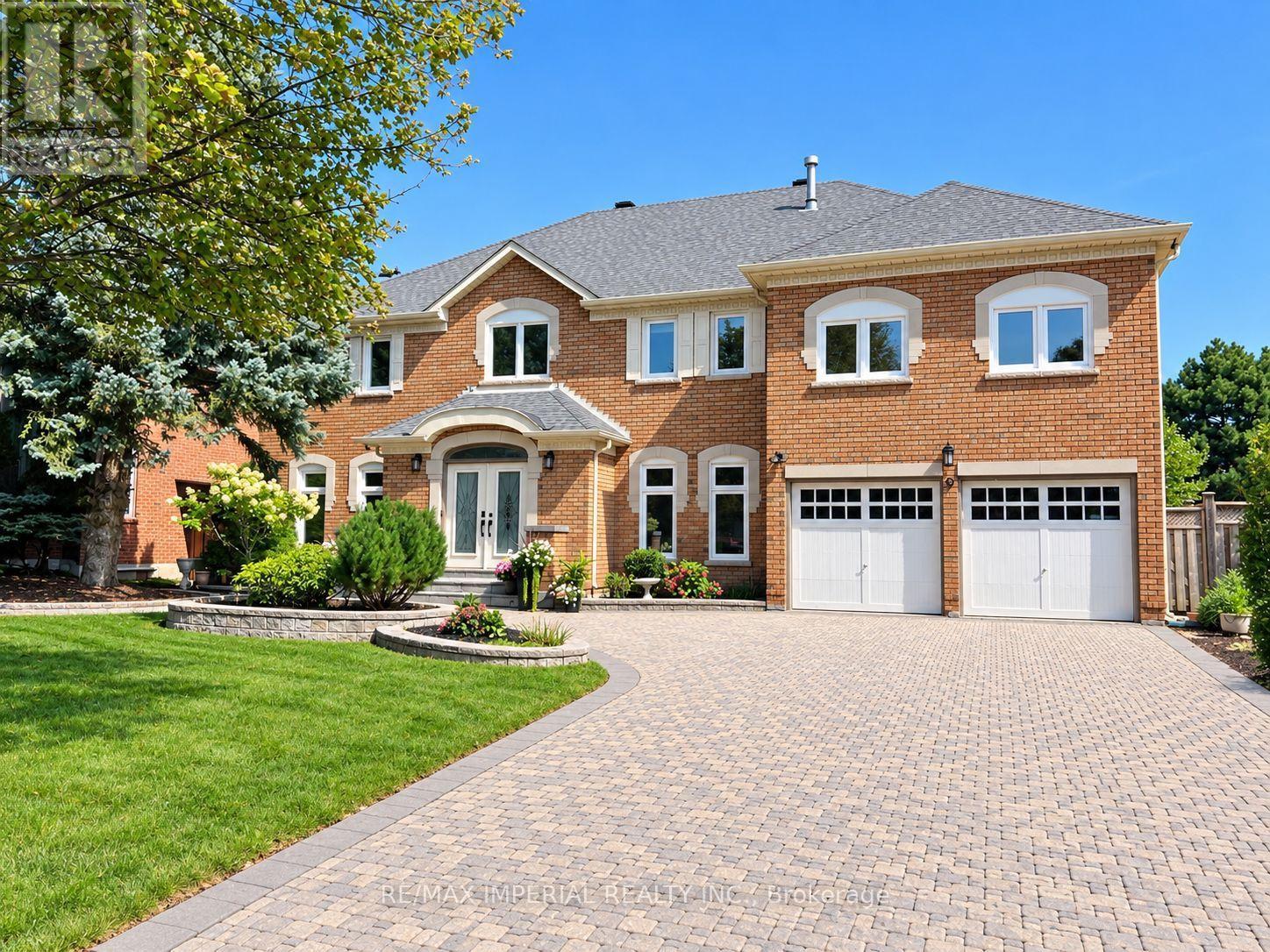 9 Elderwood Drive, Richmond Hill, Ontario  L4B 2W8 - Photo 2 - N13778238
