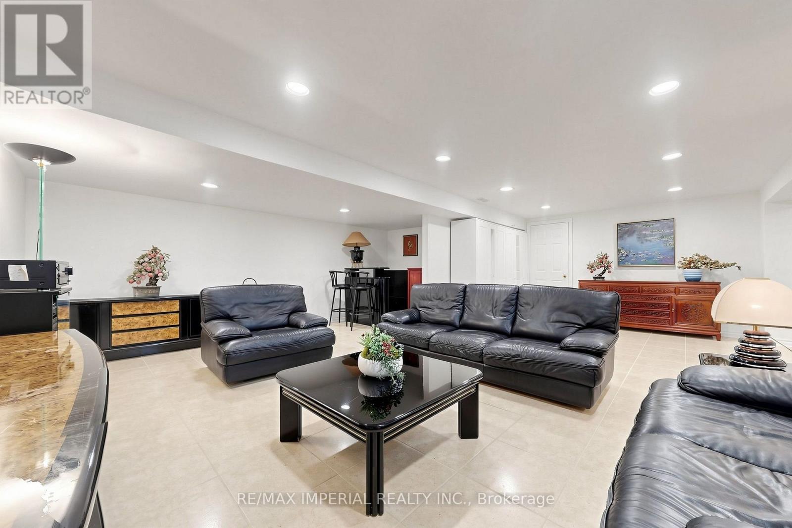 9 Elderwood Drive, Richmond Hill, Ontario  L4B 2W8 - Photo 40 - N13778238