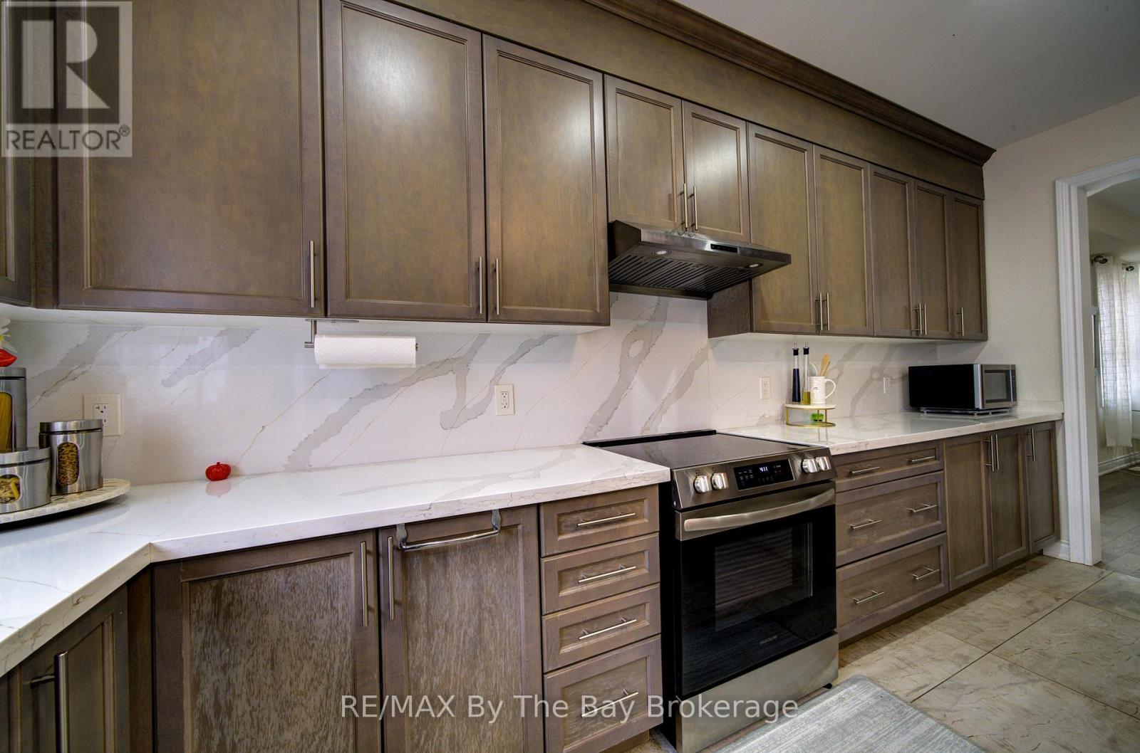 120 Allegra Drive, Wasaga Beach, Ontario  L9Z 1P6 - Photo 14 - S13778246
