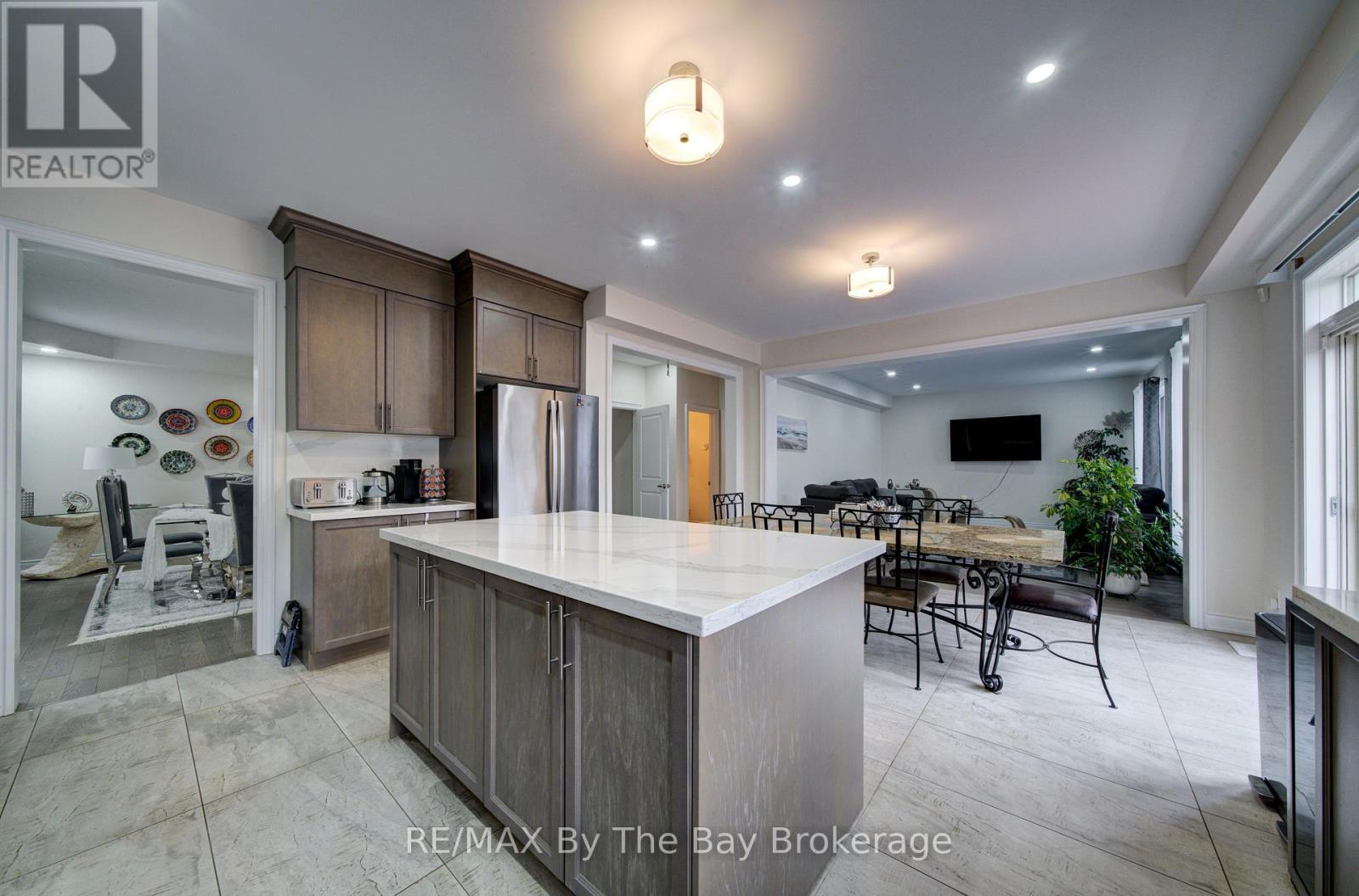120 Allegra Drive, Wasaga Beach, Ontario  L9Z 1P6 - Photo 17 - S13778246