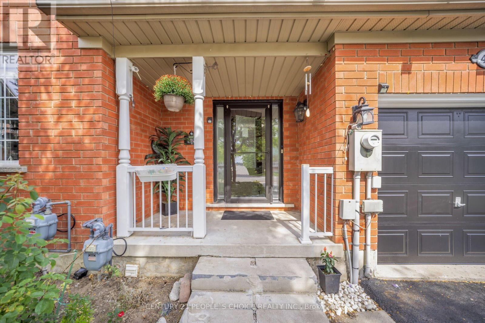44 Monaco Court, Brampton, Ontario  L7A 1X4 - Photo 5 - W13778228