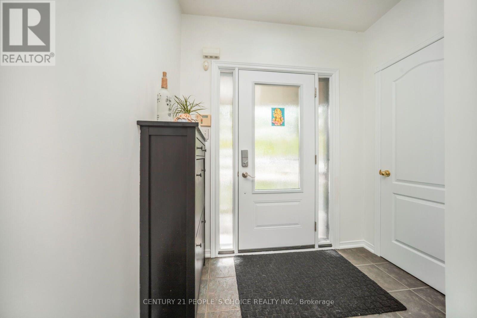 44 Monaco Court, Brampton, Ontario  L7A 1X4 - Photo 7 - W13778228