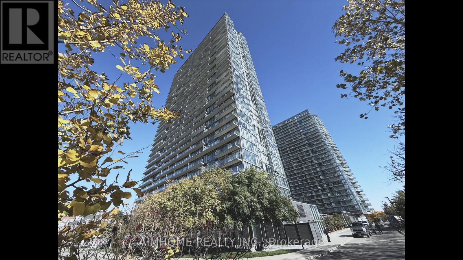 1106 - 105 THE QUEENSWAY, Toronto, Ontario