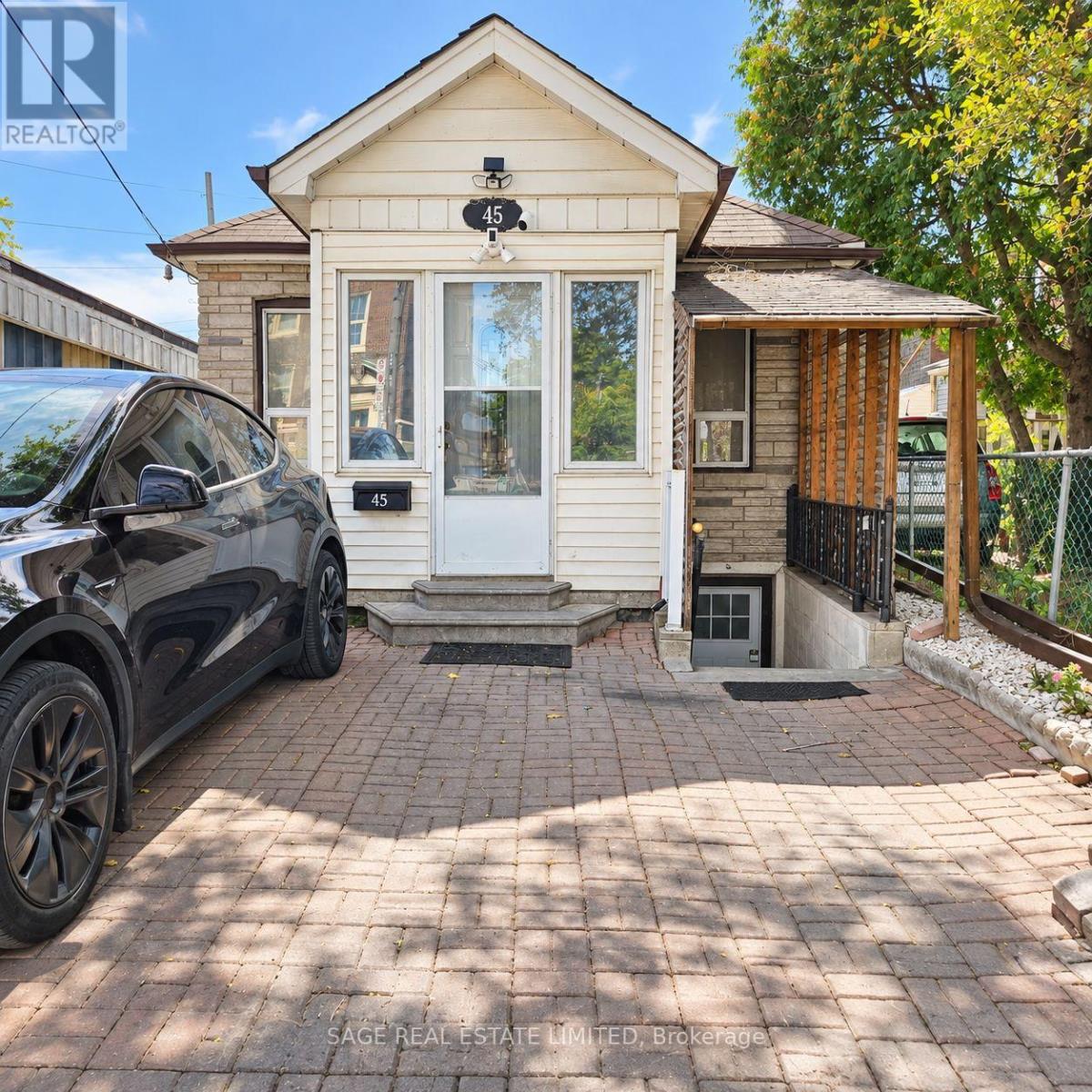 45 TURNBERRY AVENUE, Toronto, Ontario