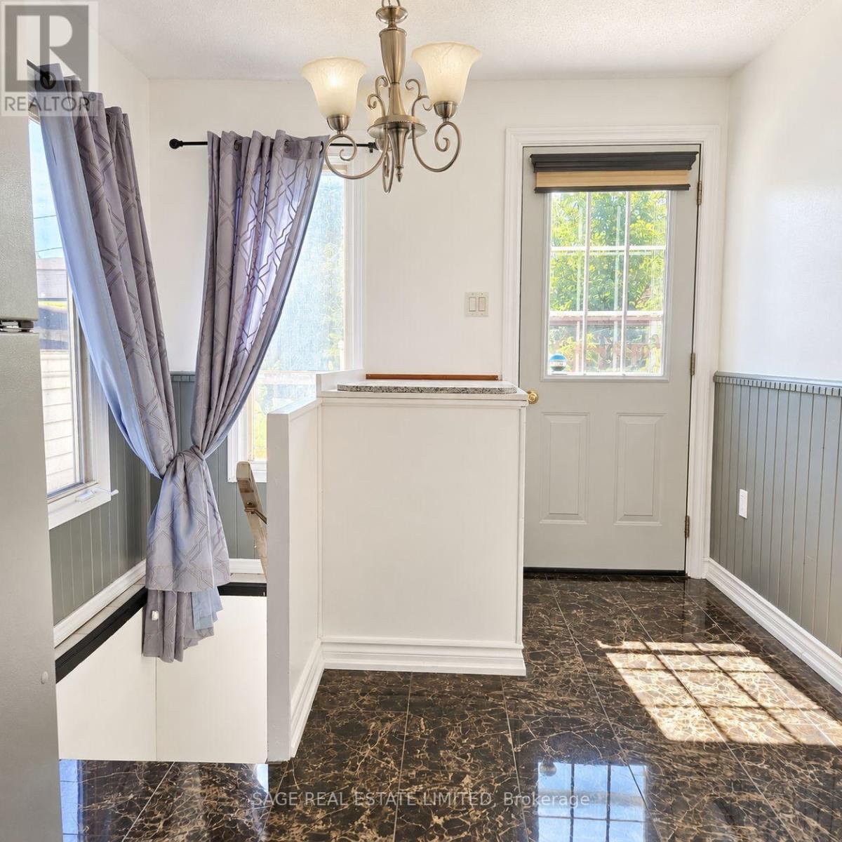 45 Turnberry Avenue, Toronto, Ontario  M6N 1P9 - Photo 11 - W13778256