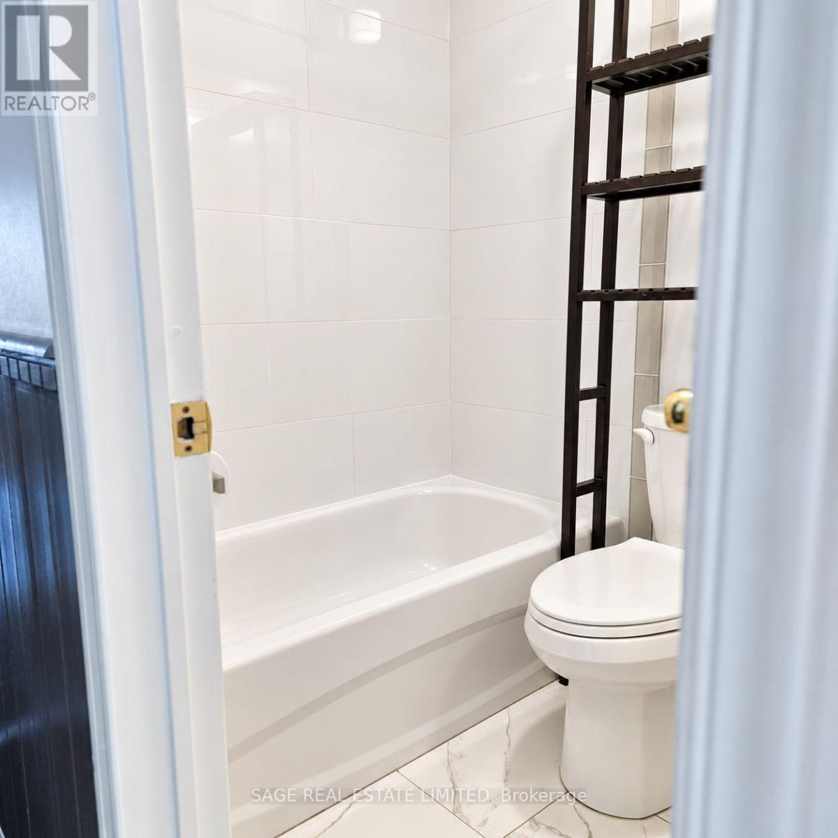 45 Turnberry Avenue, Toronto, Ontario  M6N 1P9 - Photo 7 - W13778256