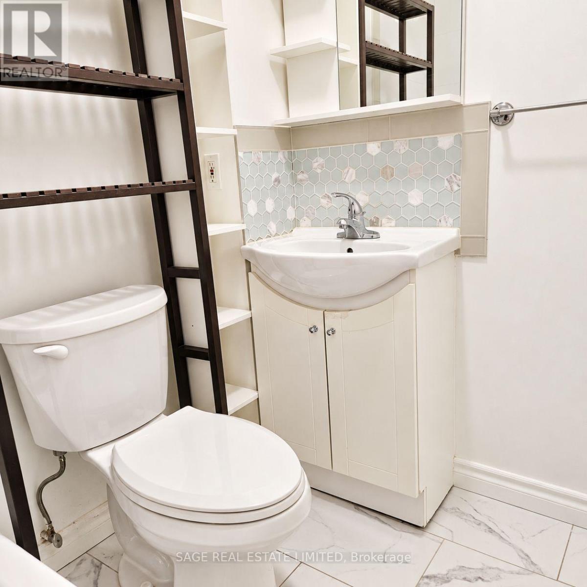 45 Turnberry Avenue, Toronto, Ontario  M6N 1P9 - Photo 8 - W13778256