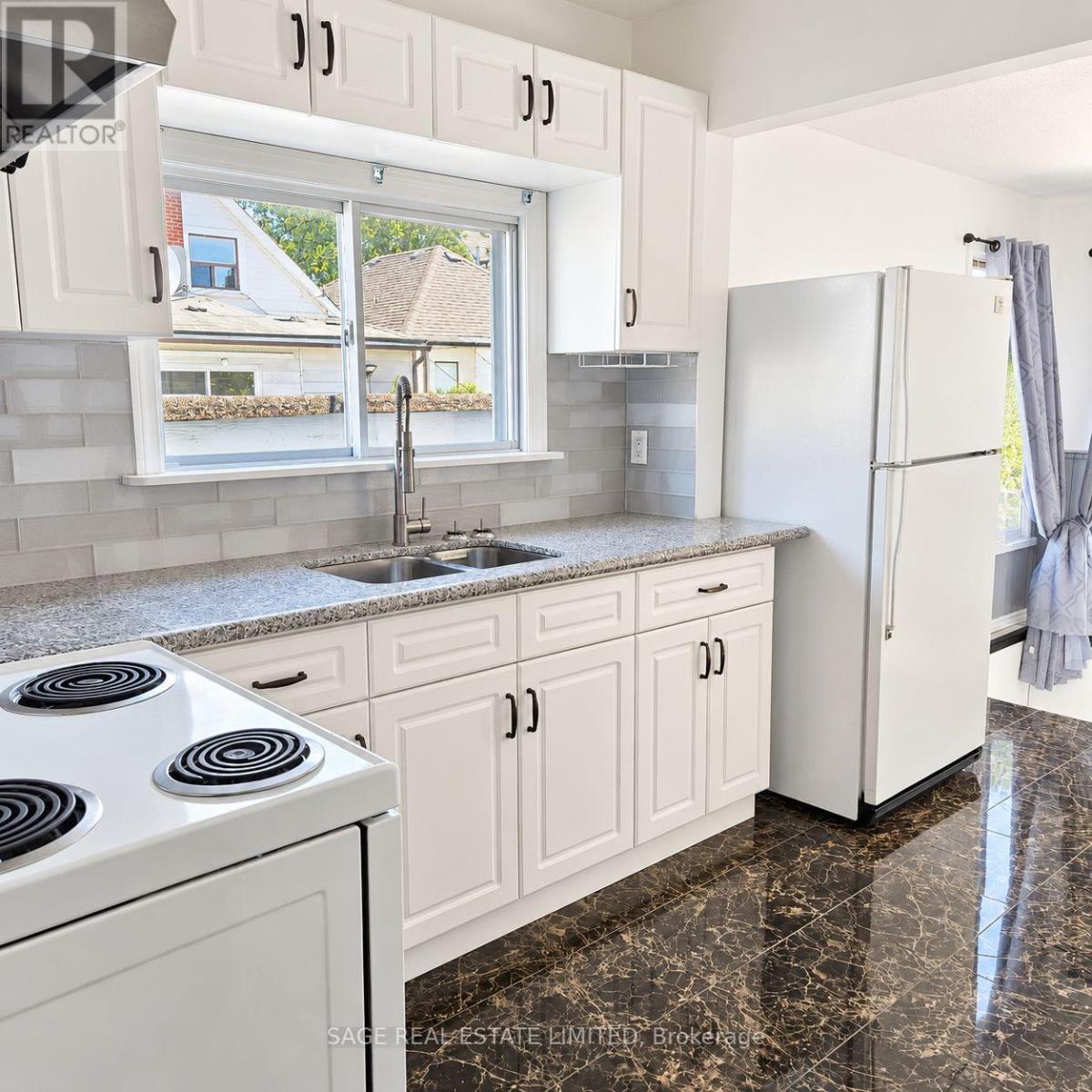 45 Turnberry Avenue, Toronto, Ontario  M6N 1P9 - Photo 9 - W13778256