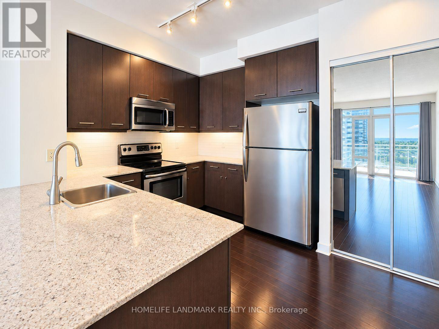 1306 - 360 Square One Drive, Mississauga, Ontario  L5B 0G7 - Photo 4 - W13778278