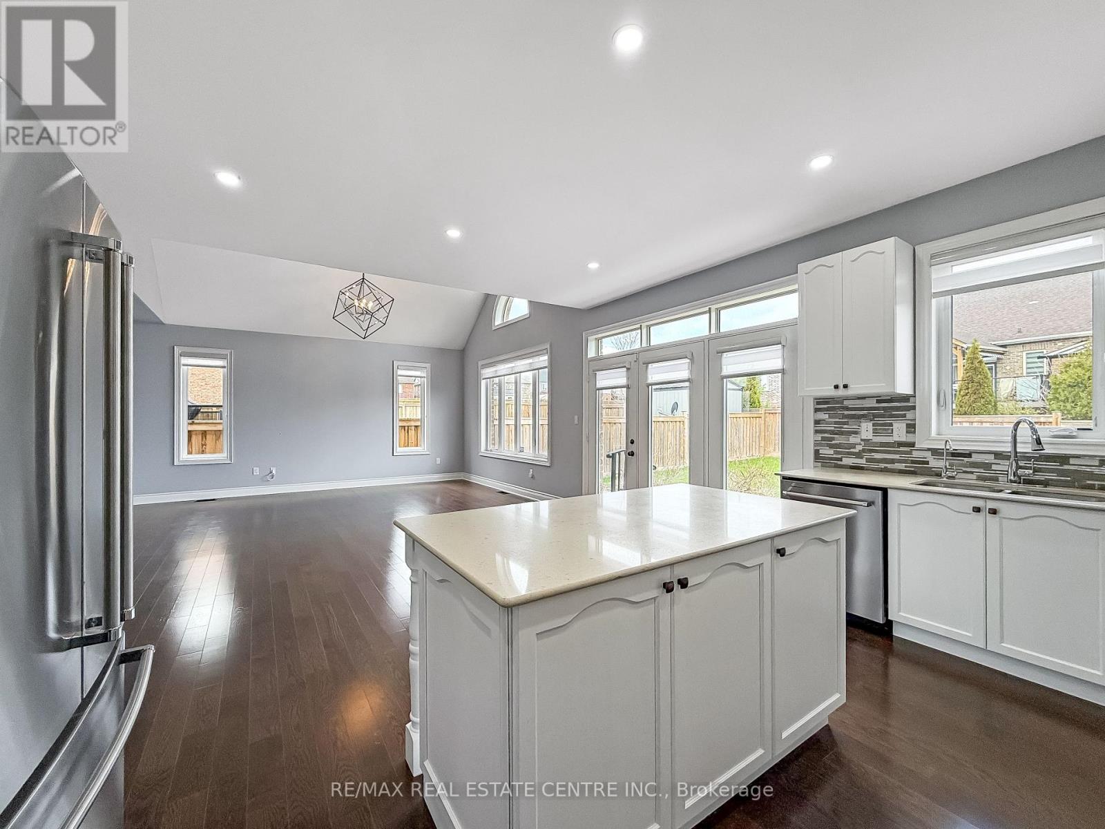 33 Stonegate Avenue, Mono, Ontario  L9W 6X1 - Photo 17 - X13778262