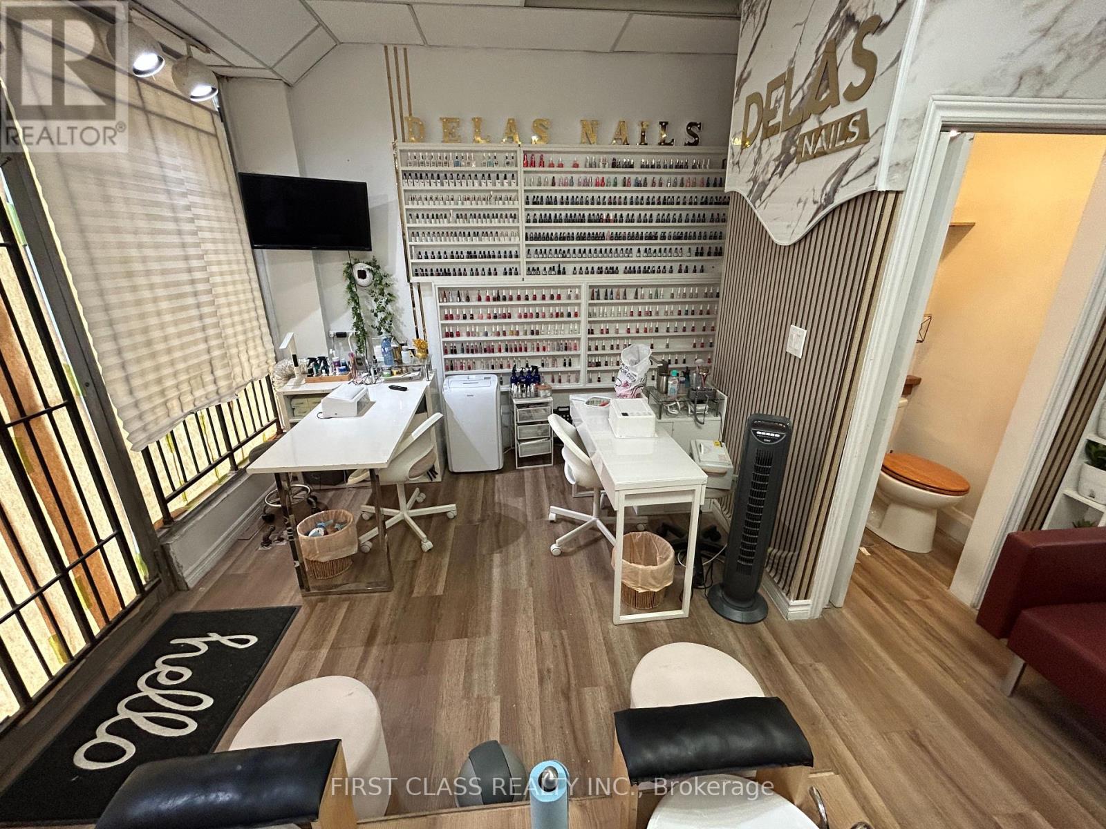 Front - 567 Oakwood Avenue, Toronto, Ontario  M6E 2X6 - Photo 5 - C13778314