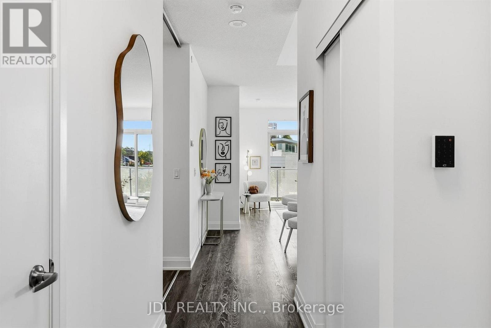 220 - 68 Canterbury Place, Toronto (Willowdale West), Ontario  M2N 0H8 - Photo 2 - C13778320