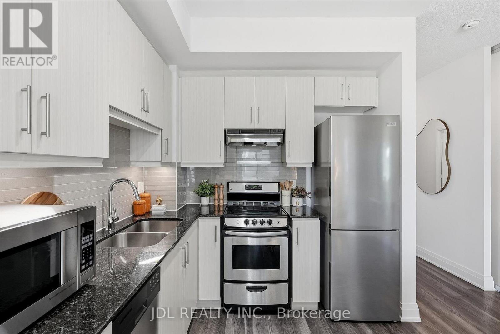 220 - 68 Canterbury Place, Toronto (Willowdale West), Ontario  M2N 0H8 - Photo 6 - C13778320