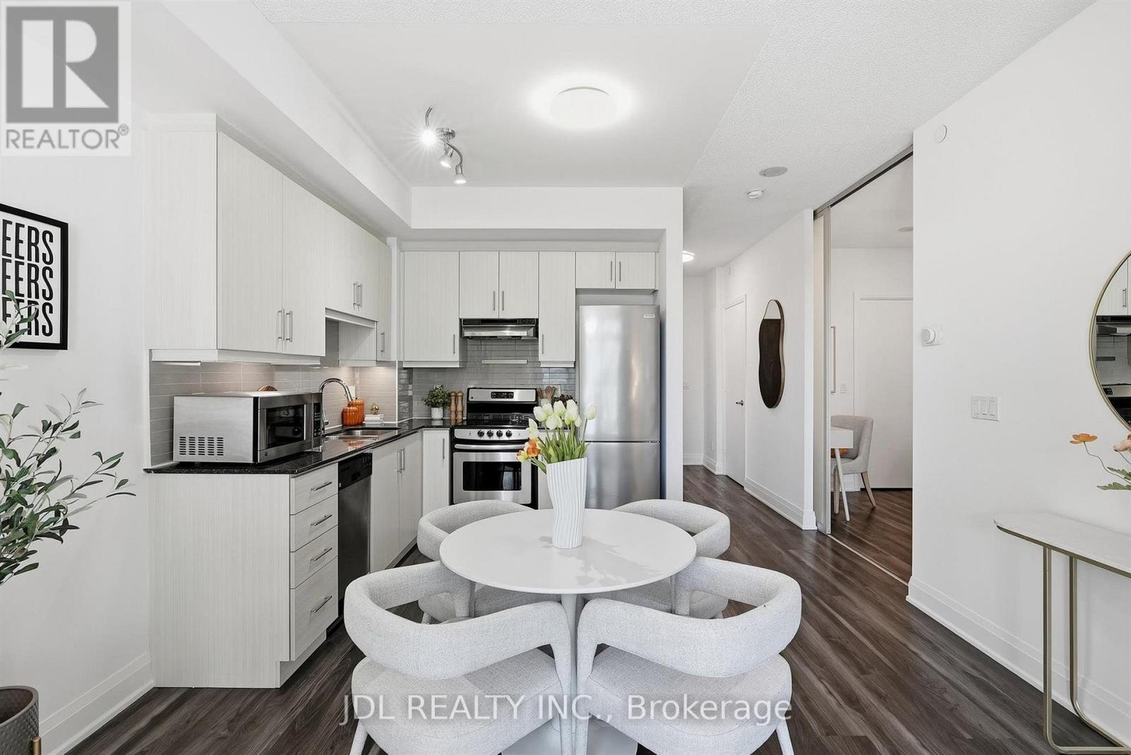 220 - 68 Canterbury Place, Toronto (Willowdale West), Ontario  M2N 0H8 - Photo 8 - C13778320