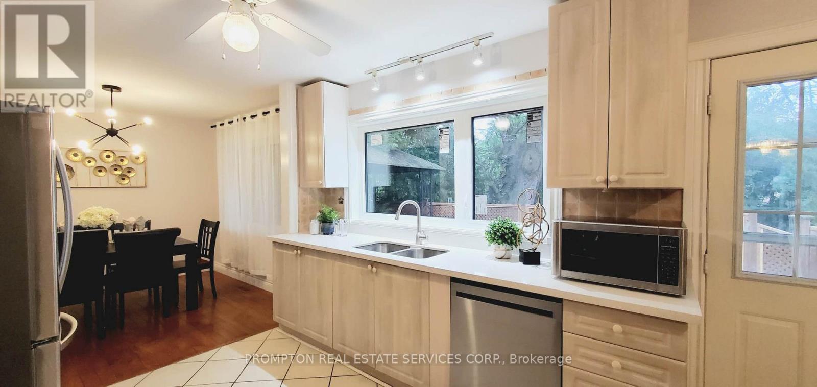 163 Woodside Drive, St. Catharines (Glendale/glenridge), Ontario  L2T 1X5 - Photo 4 - X13778324