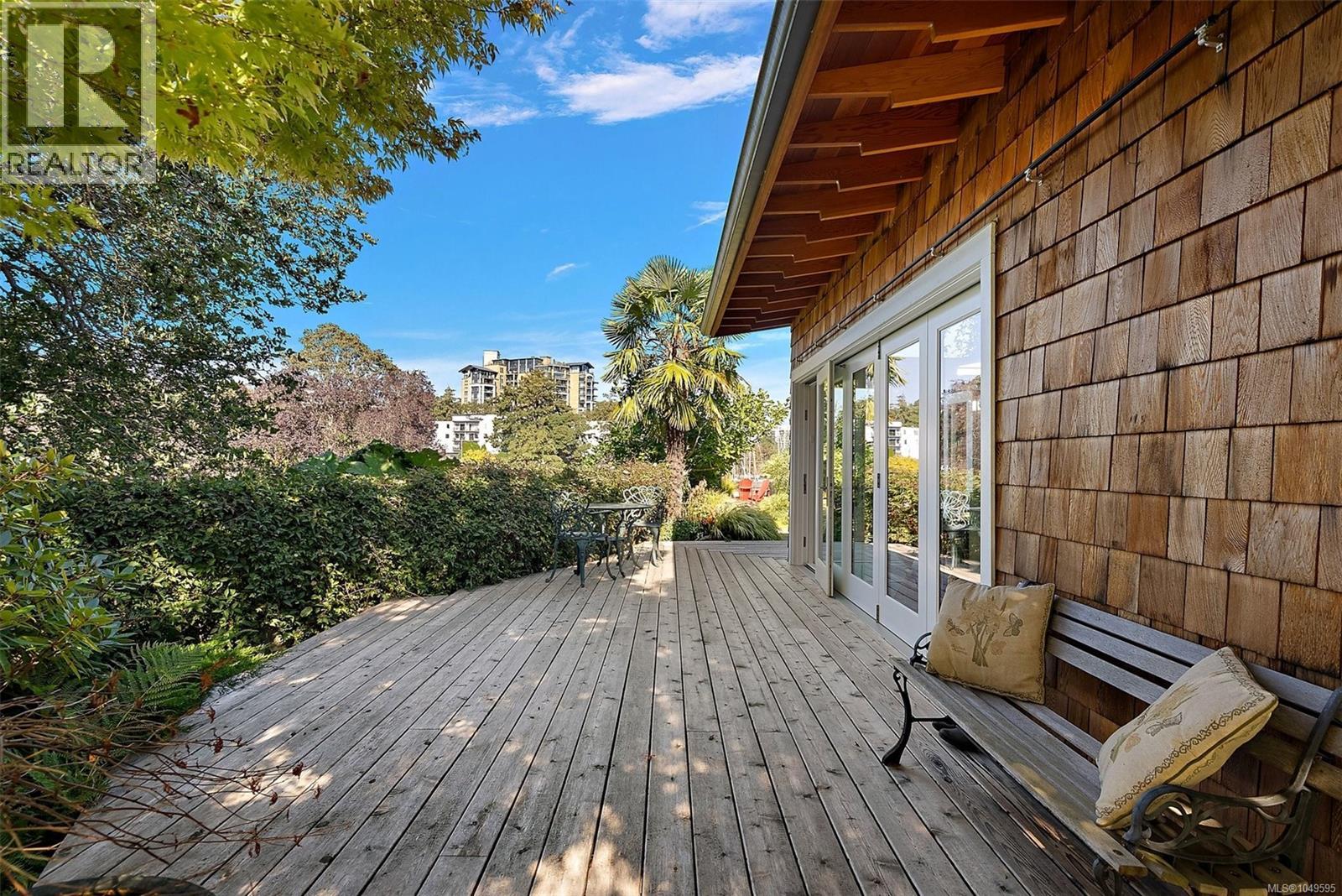 485 Head St SW, Esquimalt, British Columbia  V9A 5S1 - Photo 6 - 1049595