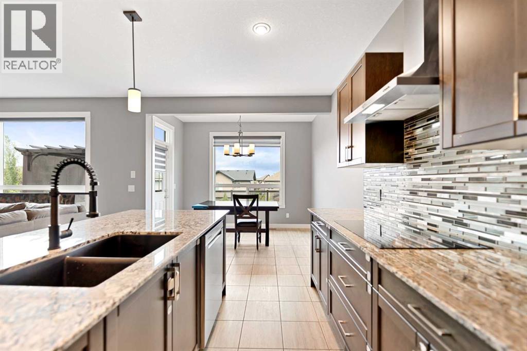 205 Hillcrest Drive SW, Airdrie, Alberta  T4B 0Y8 - Photo 12 - A2345032