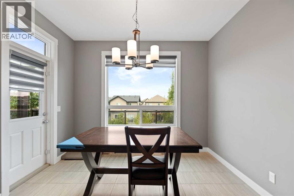 205 Hillcrest Drive SW, Airdrie, Alberta  T4B 0Y8 - Photo 13 - A2345032