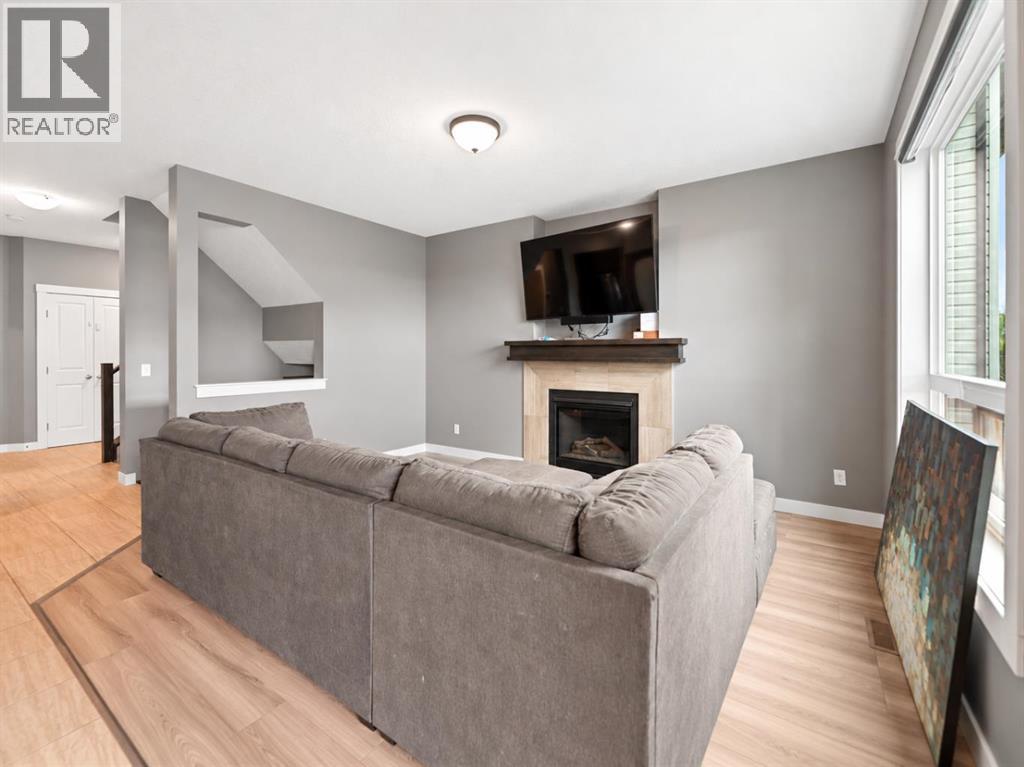 205 Hillcrest Drive SW, Airdrie, Alberta  T4B 0Y8 - Photo 14 - A2345032