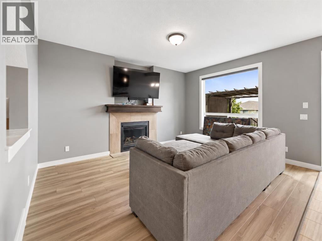 205 Hillcrest Drive SW, Airdrie, Alberta  T4B 0Y8 - Photo 15 - A2345032