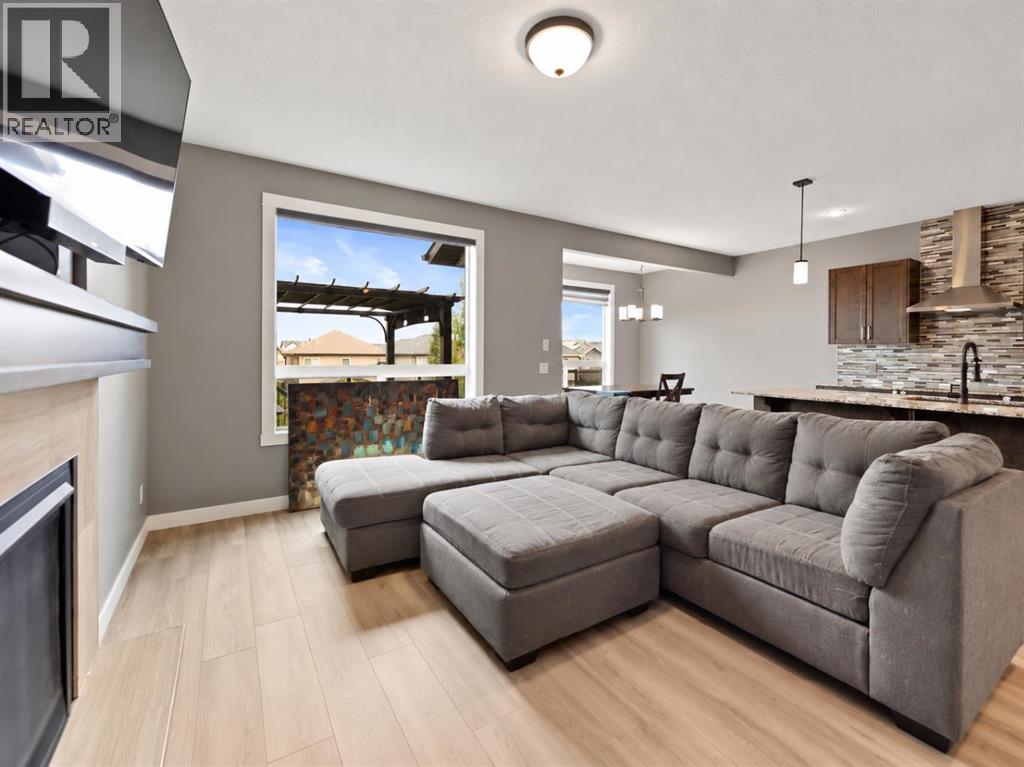 205 Hillcrest Drive SW, Airdrie, Alberta  T4B 0Y8 - Photo 16 - A2345032