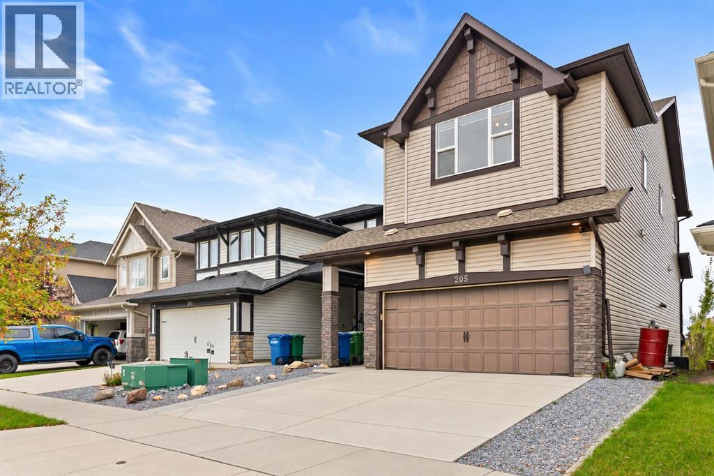 205 Hillcrest Drive SW, Airdrie, Alberta  T4B 0Y8 - Photo 2 - A2345032