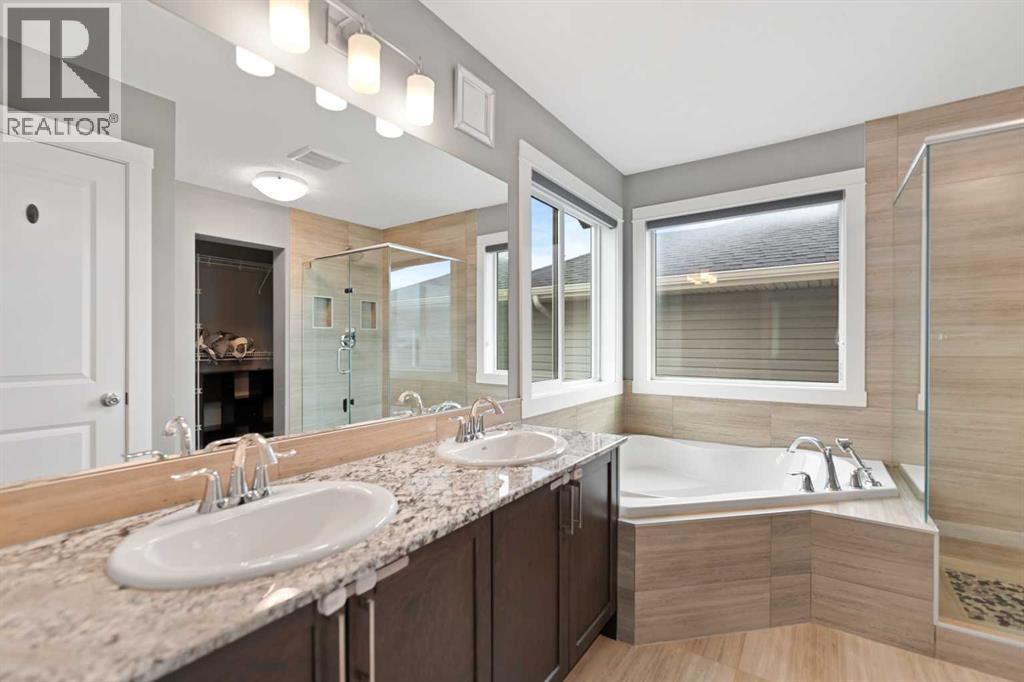 205 Hillcrest Drive SW, Airdrie, Alberta  T4B 0Y8 - Photo 21 - A2345032