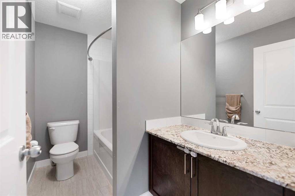 205 Hillcrest Drive SW, Airdrie, Alberta  T4B 0Y8 - Photo 26 - A2345032