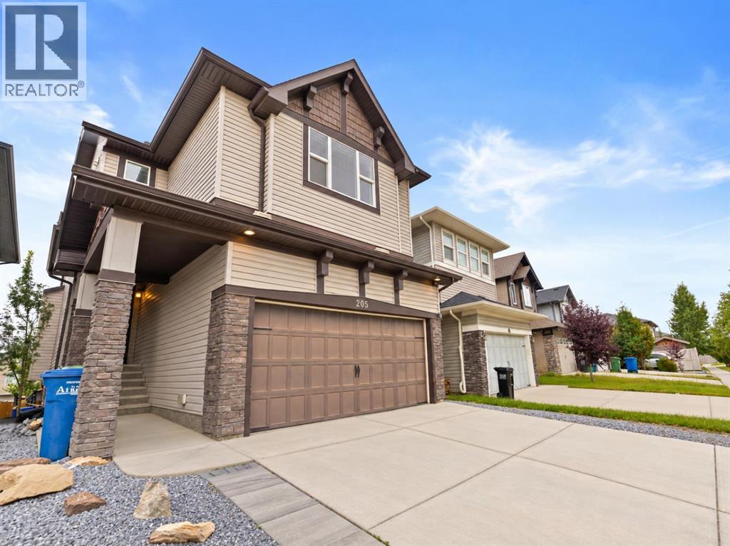 205 Hillcrest Drive SW, Airdrie, Alberta  T4B 0Y8 - Photo 3 - A2345032