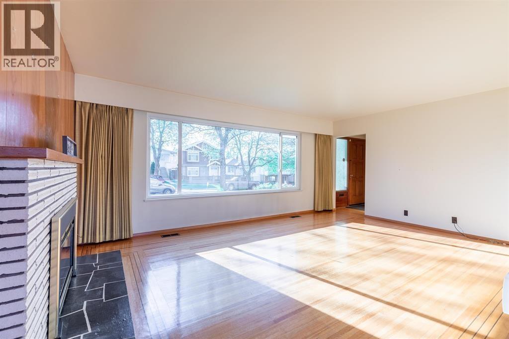 5482 Rhodes Street, Vancouver, British Columbia V5R 3N9 - Photo 2 - R3164546